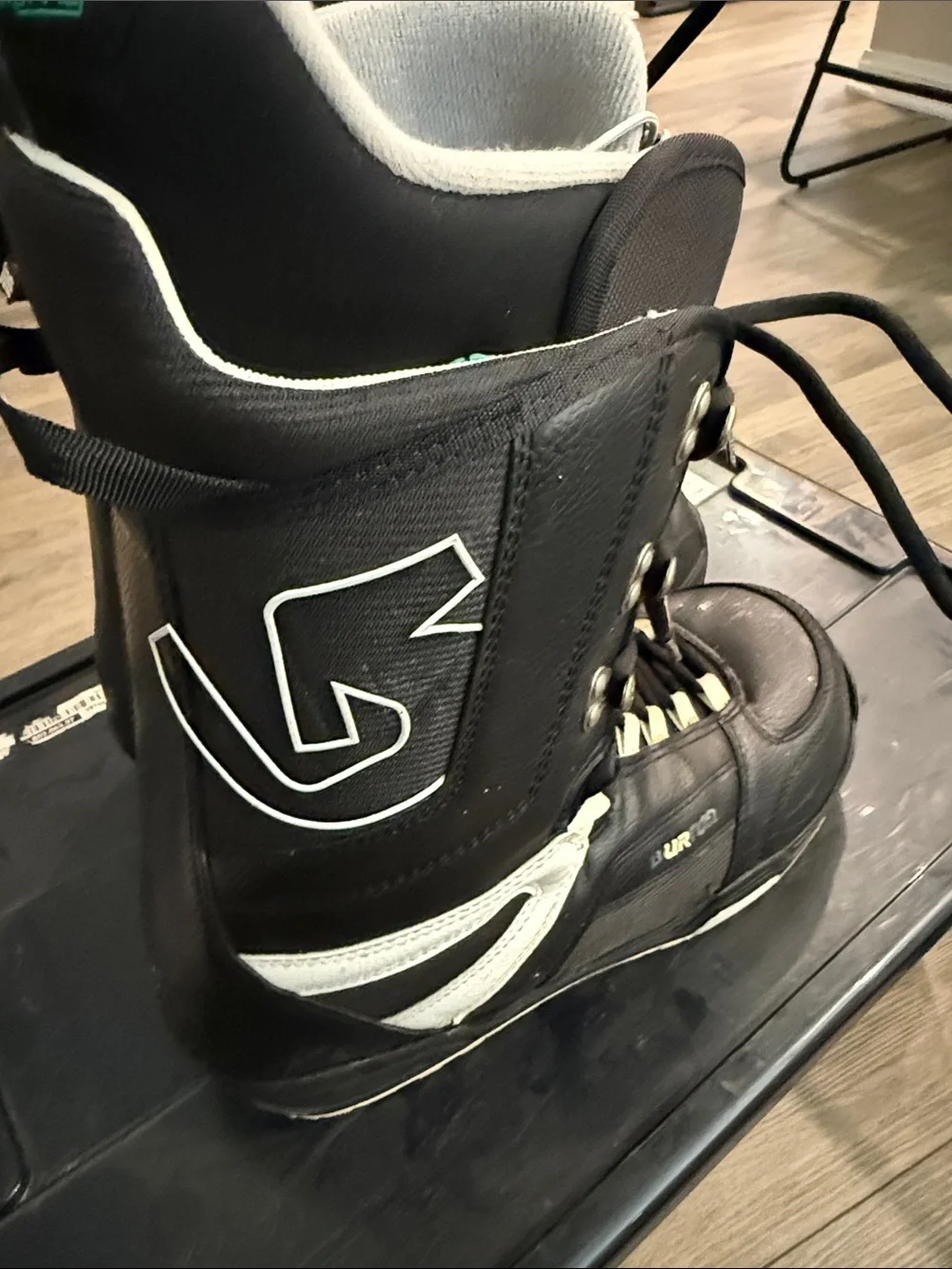 Burton sturdy snowboard